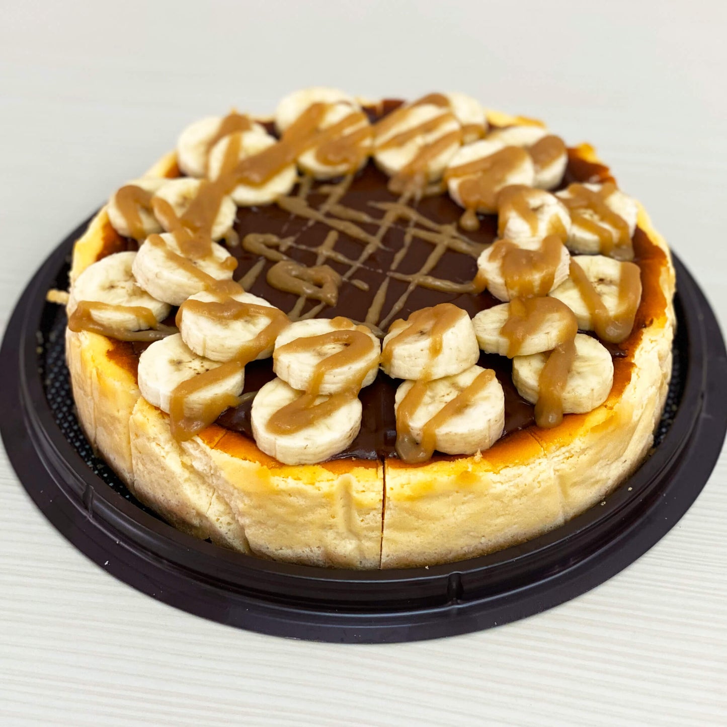 ชีสเค้กบานอฟฟี่โฮมเมดทั้งปอนด์สำหรับสั่งวันเกิดในพัทยา จากร้าน Yummy Yim