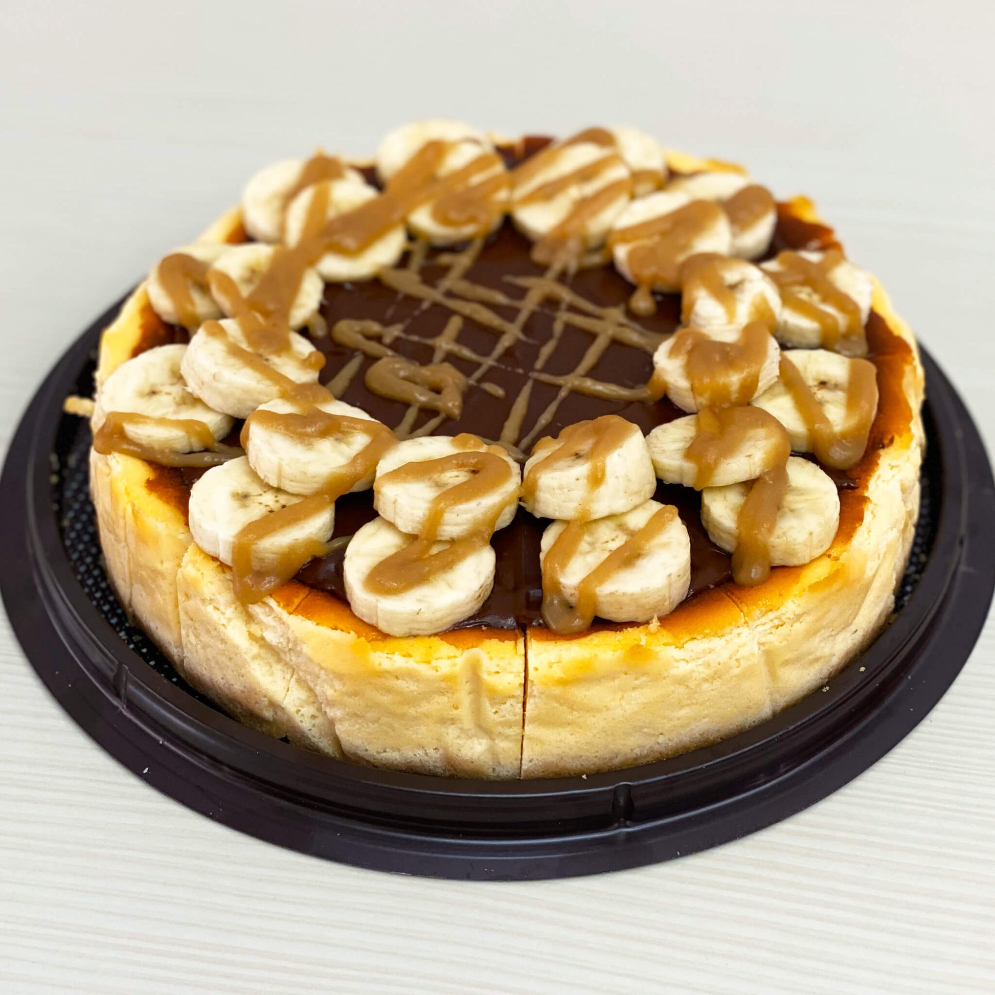 ชีสเค้กบานอฟฟี่โฮมเมดทั้งปอนด์สำหรับสั่งวันเกิดในพัทยา จากร้าน Yummy Yim