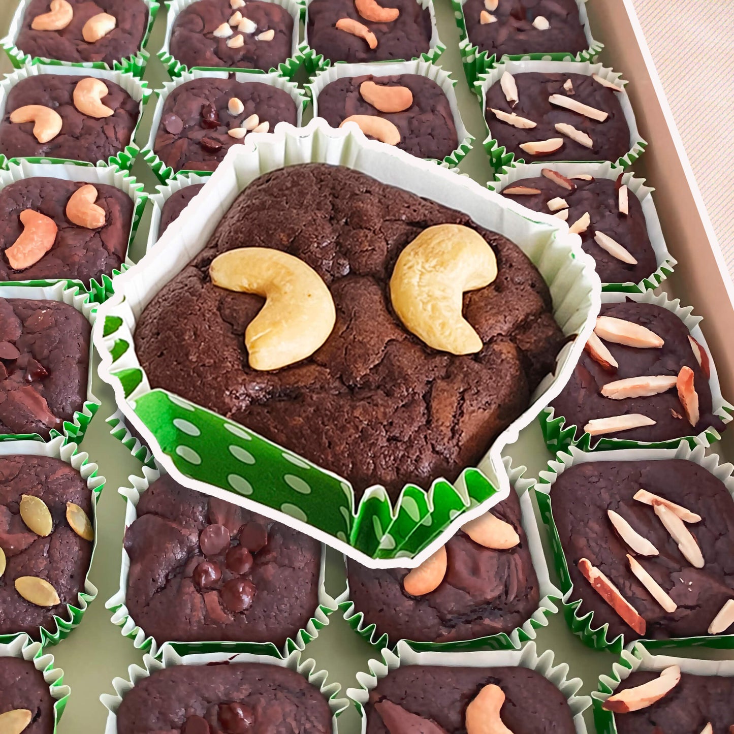 สั่งบราวนี่สดใหม่ออนไลน์จากเบเกอรี่โฮมเมด YUMMI YIM ในพัทยา