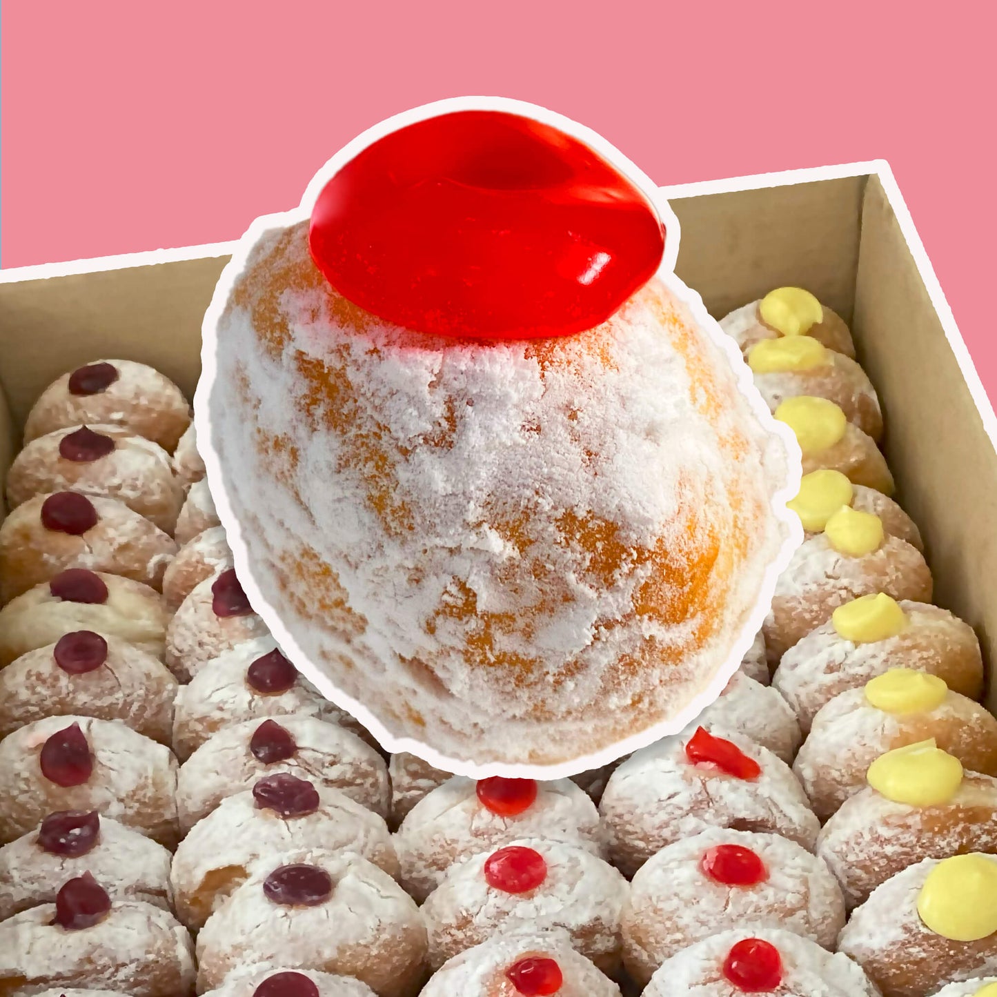 ภาพโคลสอัพโดนัทแยมโฮมเมดโรยน้ำตาลไอซิ่ง จากเบเกอรี่ Yummy Yim มีจำหน่ายราคาส่งในพัทยา