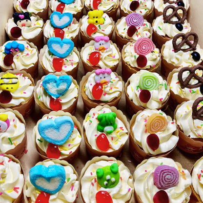 เค้กชิ้นเล็กพร้อมครีมสำหรับงานวันเกิดเด็กสั่งทำพิเศษในพัทยาจากเบเกอรี่ Yummy Yim