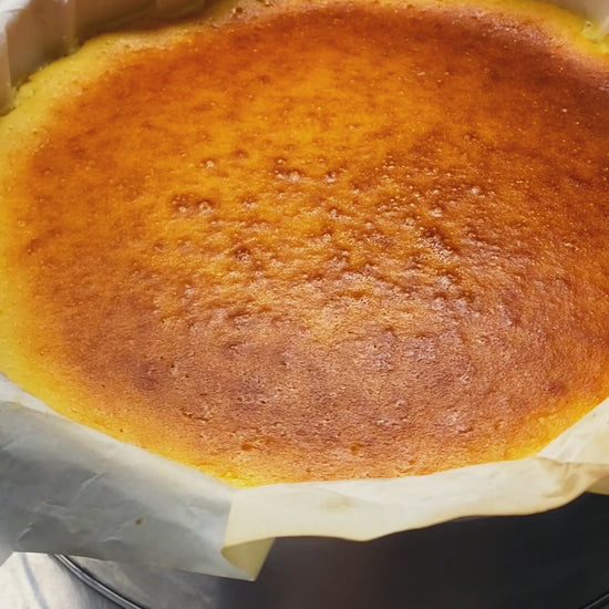 คีชเค้กแบบคลาสสิกจากนิวยอร์กของเบเกอรี่ Yummy Yim ที่พัทยา หนองปรือ ขนมอบสดใหม่ฝีมือทำเองในราคาขายส่ง สั่งซื้อออนไลน์