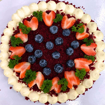 มุมมองจากด้านบน เค้กเรดเวลเวท จากเบเกอรี่ Yummy Yim ในพัทยา